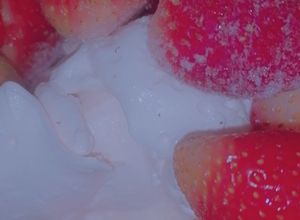 صورة لوصفة عصير موز بالفراولة 😋