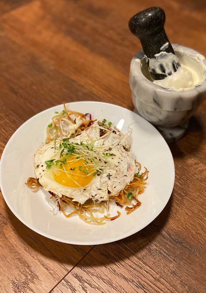A picture of Egg Nest with Magic Sauce.