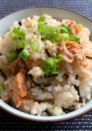 A picture of Seasoned Kombu (Kelp) & Salmon Mazegohan.