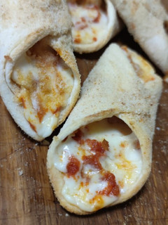 A picture of Bread Cannoli.