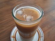 Una foto de hielo de leche vainilla