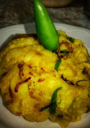 পটেটো গার্লিক ভর্তা(potato garlic bharta recipe in bengali) রেসিপির প্রধান ছবি