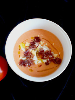Una foto de Salmorejo cordobés sin gluten