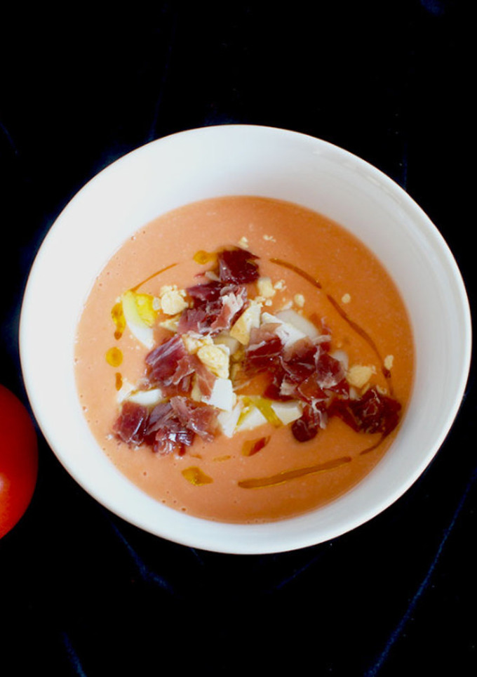Una foto de Salmorejo cordobés sin gluten