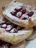 Bărcuțe din foietaj cu mascarpone și zmeură