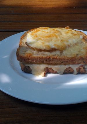 A picture of croque madame - c'est divine!.
