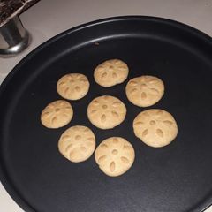 A picture of Baked thekuas.