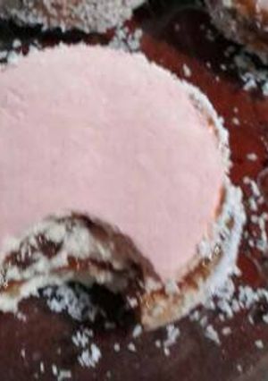 Una foto de Alfajores de Maizena ROSA (sin colorantes químicos)