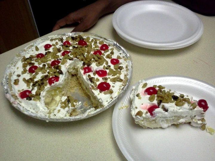 Recipe Banana split cake/pie which Delicious