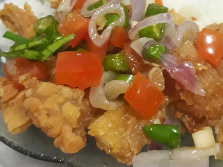 Langkah Gampang Membikin Resep Kulit ayam crispy sambal matah yang Enak Banget Anti Ribet, Uenak Banget