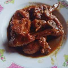 A picture of Ayam goreng kecap.