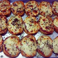 A picture of Garlic bread.