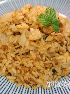 粒粒分明『鮭魚泡菜炒飯』清冰箱料理 的食譜成品照片
