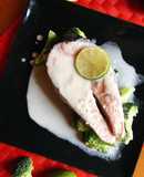 Salmón con brócoli y salsa de lima y mascarpone con Lékué