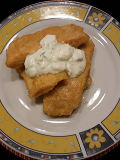 Una foto de Salmón rebozado con salsa de yogur