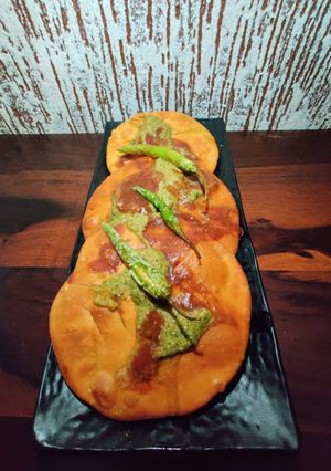 મગ ની દાળ ની કચોરી (mung dal kachori recipe in gujarati) રેસીપી મુખ્ય ફોટો