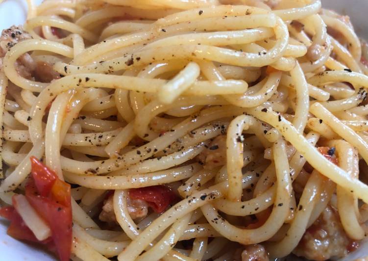Simple Way to Prepare Favorite Tasty 10 Minute Sausage and Tomato Pasta