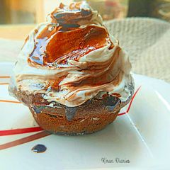 A picture of Choco.Vanilla Cupcake without Microwave.
