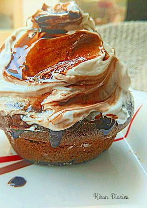 A picture of Choco.Vanilla Cupcake without Microwave.