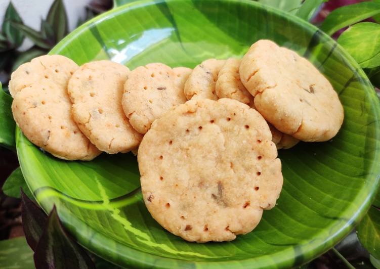 Recipe of Quick Namkeen cheddar biscuit