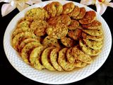"खुसखुशीत मेथी ची पूरी" (Methi Puri Recipe In Marathi)