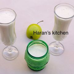 A picture of Apple smoothie.