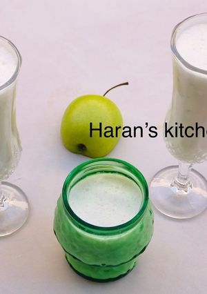 A picture of Apple smoothie.