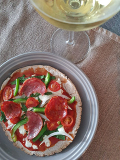 Una foto de Pizza de pan Pita