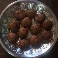 A picture of Karuppatti paniyaram (jaggery).