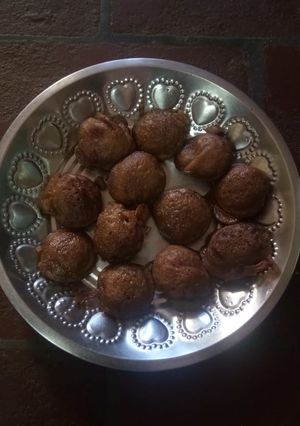 A picture of Karuppatti paniyaram (jaggery).