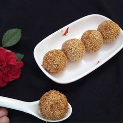 Sweet potato sesame balls A picture of Sweet potato sesame balls.
