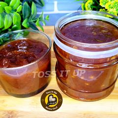 A picture of Homemade Sweet And Sour Chilli Garlic Sauce.