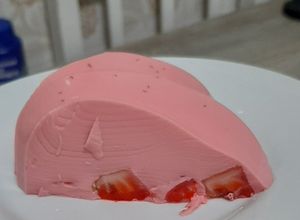 Foto de Mousse Surpresa de Morango da Fabi Diet e Zero Lactose