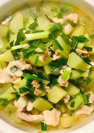 Hình của món Canh su su thịt ba chỉ.