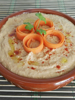 Una foto de Hummus de lentejas y pimientos del piquillo