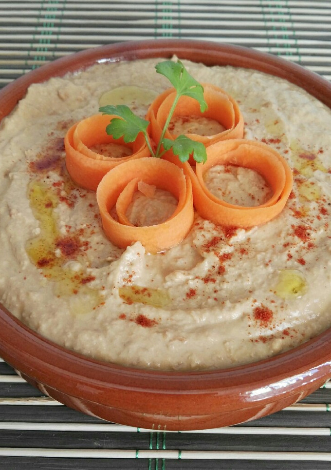 Una foto de Hummus de lentejas y pimientos del piquillo