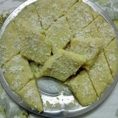 A picture of Phoolgobhi ki barfi.