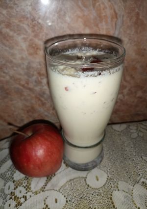 A picture of Apple Milkshake.