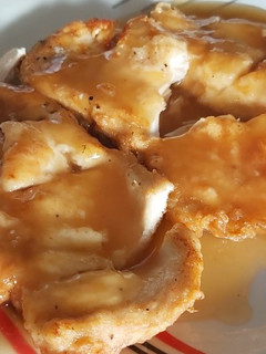 Una foto de Pechugas con salsa de limón