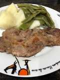 Judía verde con patata y chuletas de aguja y pechuga de pollo