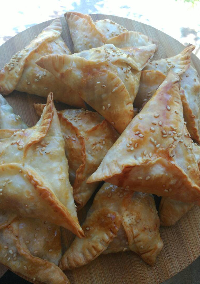 Una foto de Empanadillas de carne, queso de cabra y mermelada de pimientos