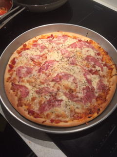 Una foto de Pizza fácil y rica 🍕