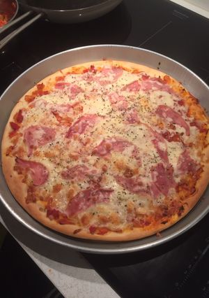 Una foto de Pizza fácil y rica 🍕