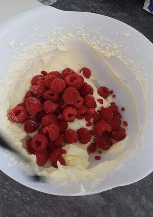 Málnás, fehér csokis torta krém recept fotója