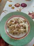Penne al "pesto" di noci, prezzemolo & philadelphia con salsiccia