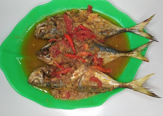 Resep Ikan Kembung Bumbu Simple Oleh Nurhayati Cookpad 