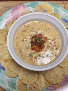 A picture of Lee's Chili Con Queso.