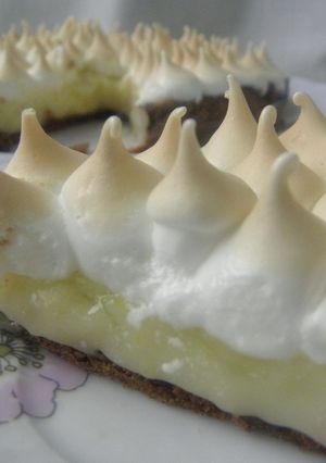 Una foto de Lemon pie con base de chocolate