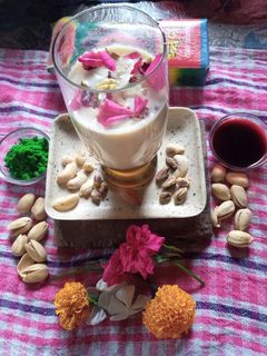 হোলি স্পেশাল সরবত ঠান্ডাই রেসিপির প্রধান ছবি