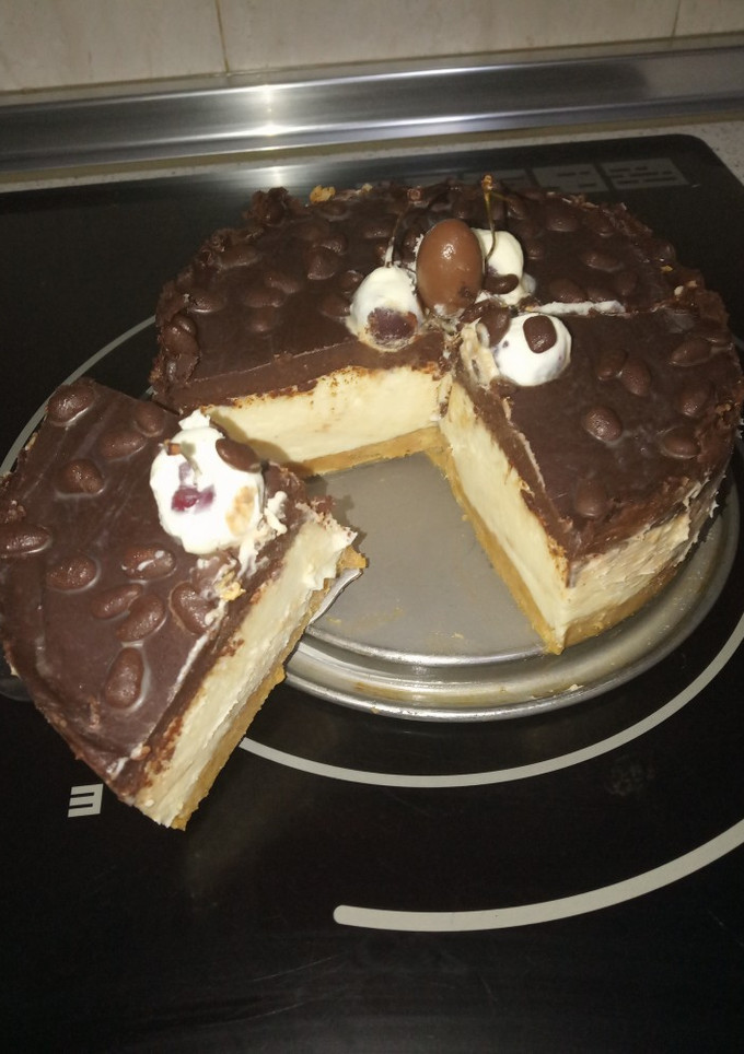 Una foto de Tarta dos chocolates fácil